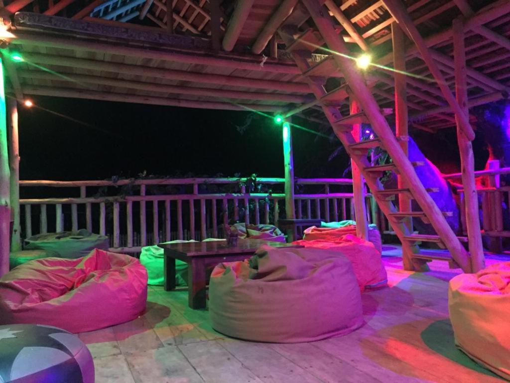 Tiki Bar Hostel Ella Extérieur photo