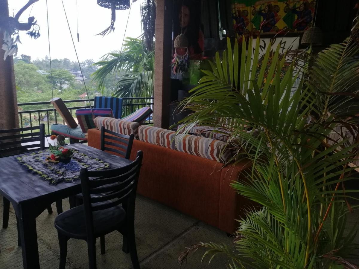 Tiki Bar Hostel Ella Extérieur photo